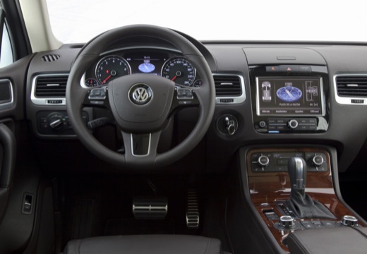 VW Touareg 3.0 Hybrid Automatik (2010-2014) Armaturenbrett