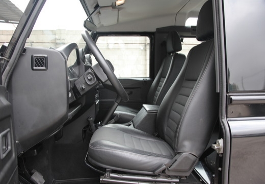 Land Rover Defender 90 (2007-2011) Innenraum