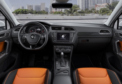 VW Tiguan 2.0 TSI 4Motion BlueMotion Technology DSG (seit 2016) Armaturenbrett