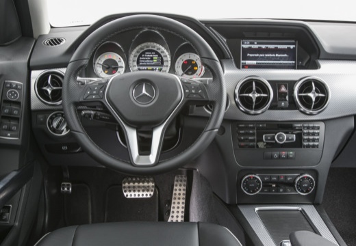 Mercedes-Benz GLK 350 4MATIC BlueEFFICIENCY 7G-TRONIC (2012-2012) Armaturenbrett