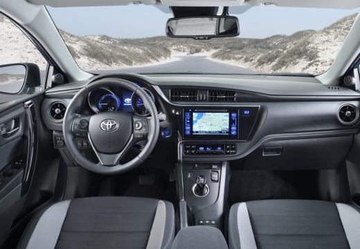 Toyota Auris 1.33 Dual-VVT-i (seit 2015) Armaturenbrett